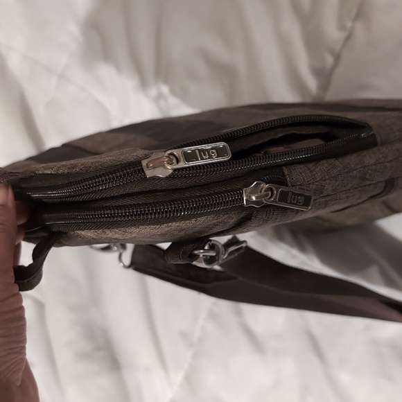 LUG crossbody bag - Picture 4 of 7
